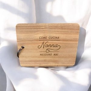 Tagliere in legno "Come cucina nonna nessuno mai" P04158/B