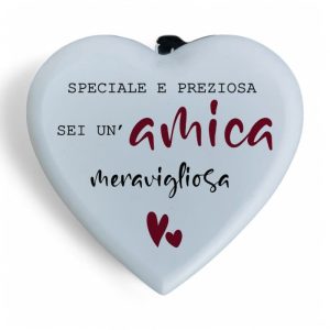 Cuore in legno profumato con frase "Speciale e preziosa sei un'amica meravigliosa"