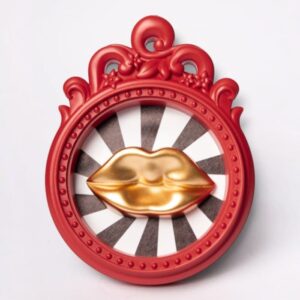 Blogo Design Lips Gold con cornice rossa e labbra dorate