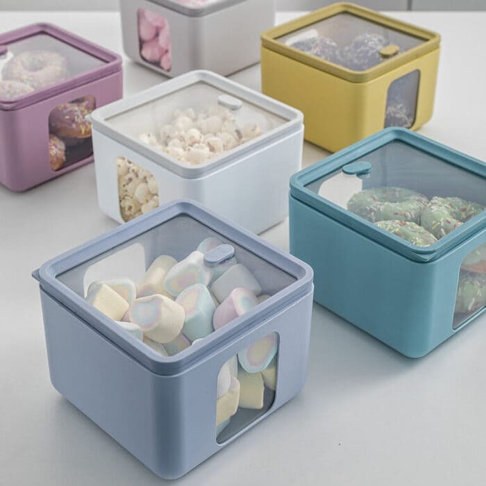 Contenitori Blim Peek Box in varie taglie e colori pieni di dolci