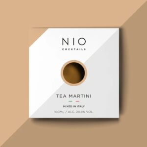 Cocktail NIO Tea Martini con fettine di limone