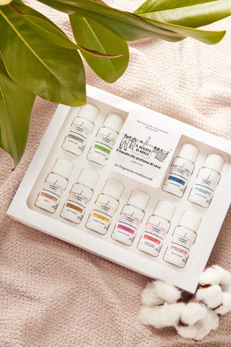 Cofanetto da 10 flaconcini da 20 ml di Profumatore per Bucato Le Tradizionali Il Bucato di Adele