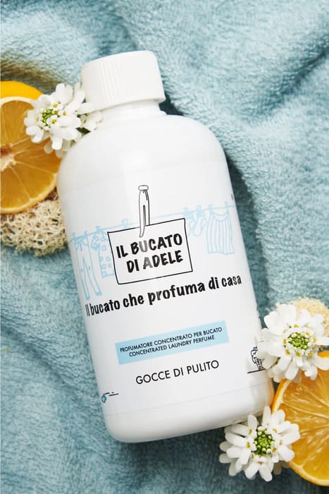 Flacone da 500 ml di Profumatore per Bucato Gocce di Pulito Il Bucato di Adele