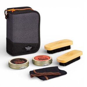 Kit lucido scarpe da viaggio Gentlemen’s Hardware con custodia