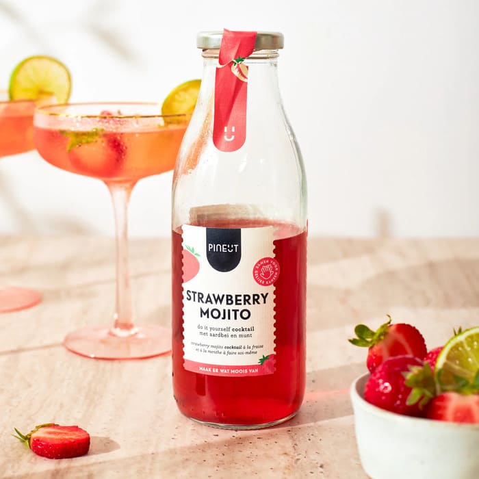 Pineut cocktail strawberry mojito preparato bottiglia bio