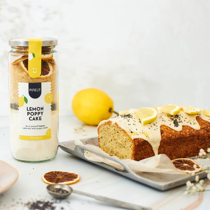 Pineut dolce in vaso lemon poppy cake preparato