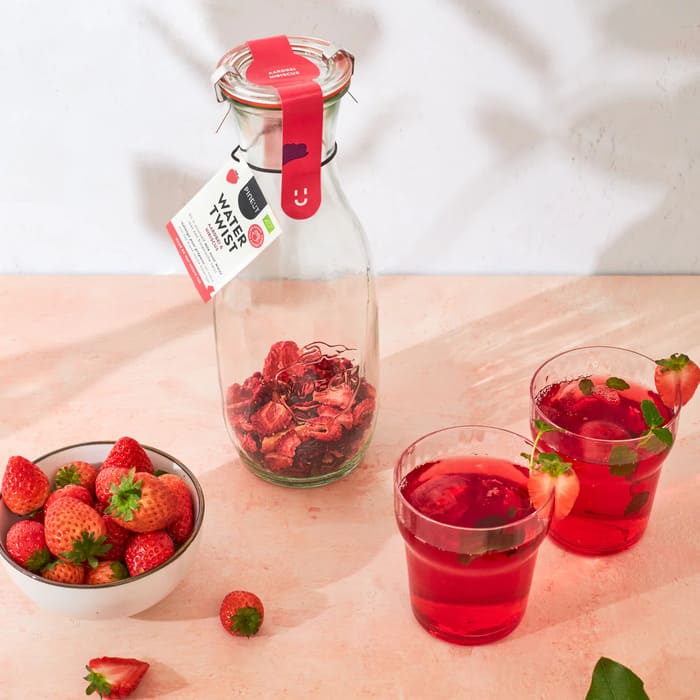 Pineut WaterTwist fragola ibisco preparato bottiglia bio